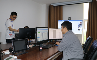 房县公共资源交易中心 周末‘不打烊’，服务‘全天候’